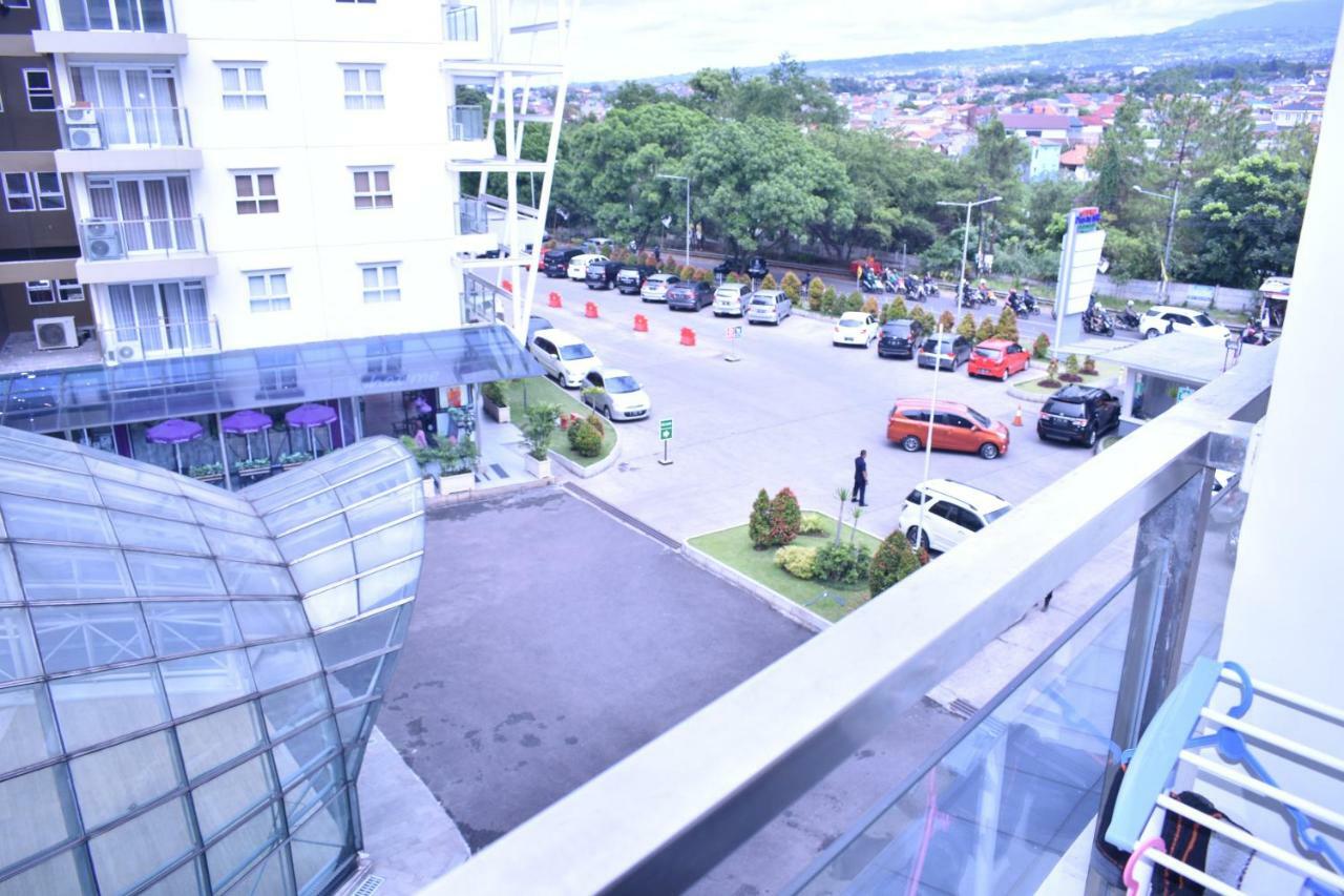 Апартаменти Gateway Pasteur 2Br Tower Depan Ruby 7 C Бандунг Екстер'єр фото